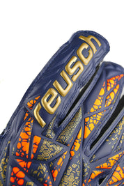 Reusch Attrakt Grip 2024